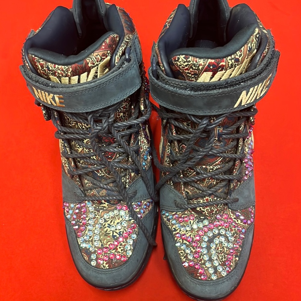 Nike customized heeled tennis
